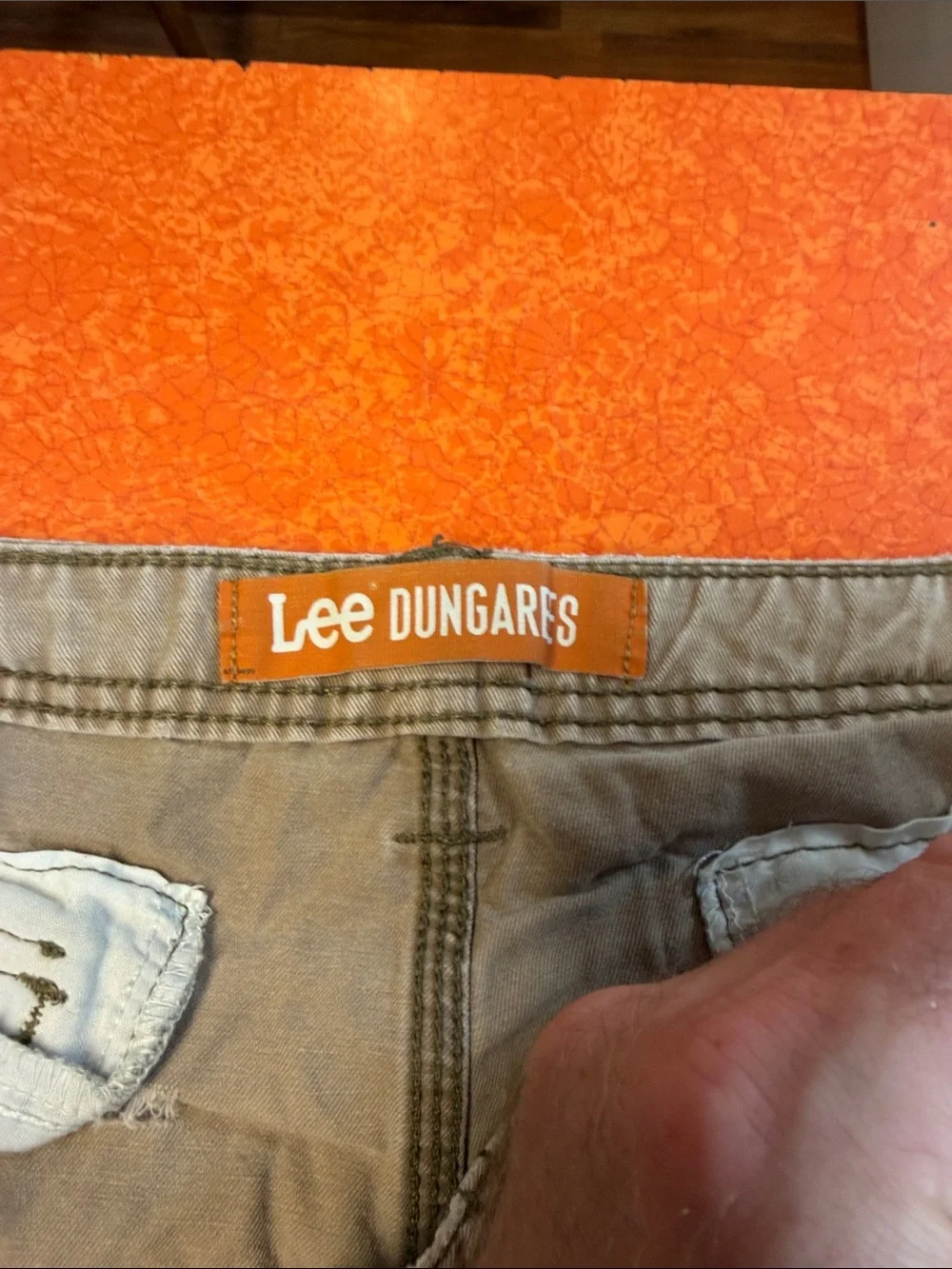 Lee Men's Cargo Shorts in Tan